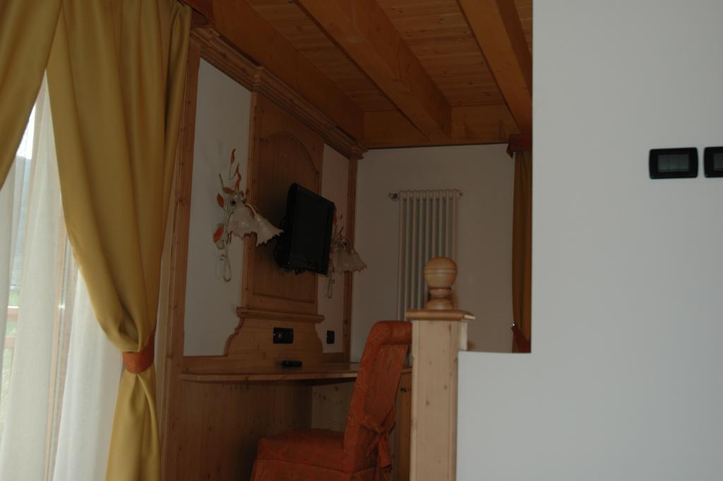Residence Garni Il Giglio Commezzadura Phòng bức ảnh
