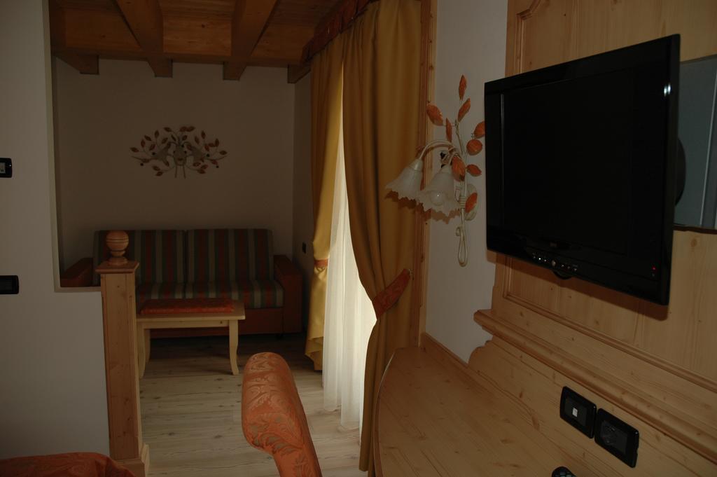 Residence Garni Il Giglio Commezzadura Phòng bức ảnh