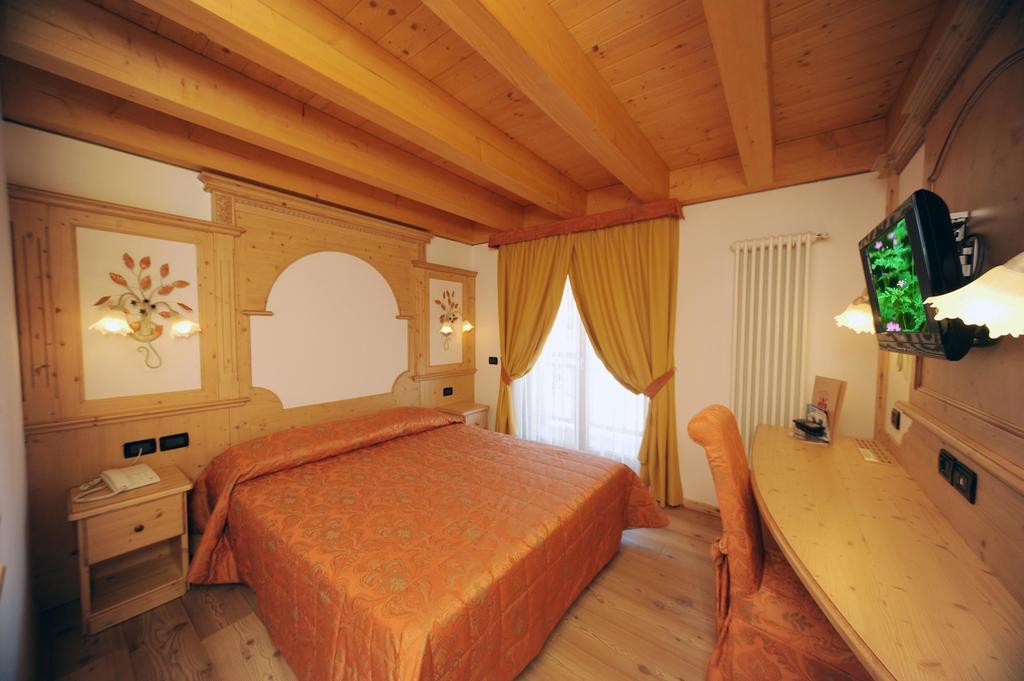 Residence Garni Il Giglio Commezzadura Ngoại thất bức ảnh